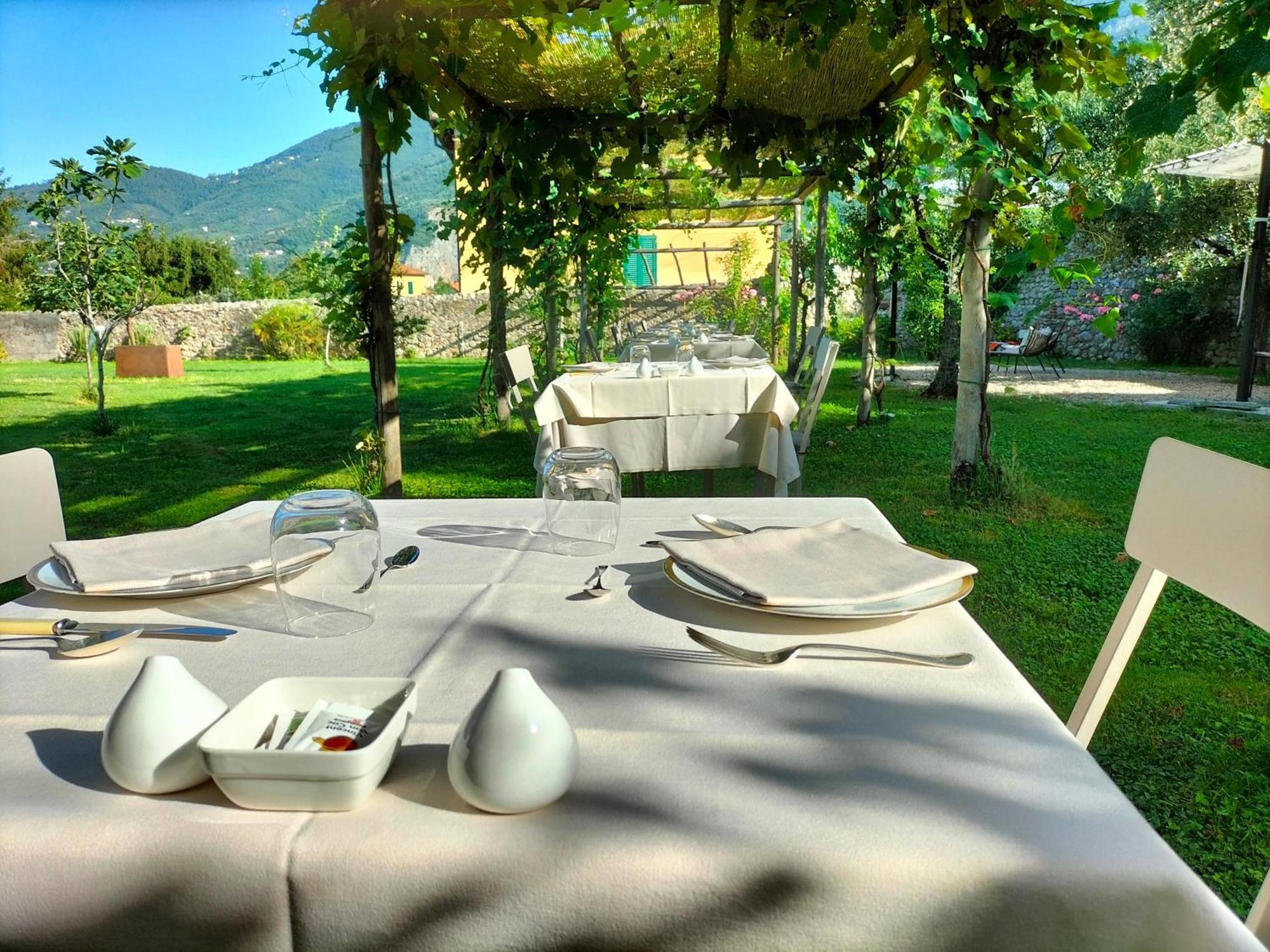 Badia Giulia Prestigious Historical B&B, Camaiore - Adults Only - No Pets Экстерьер фото